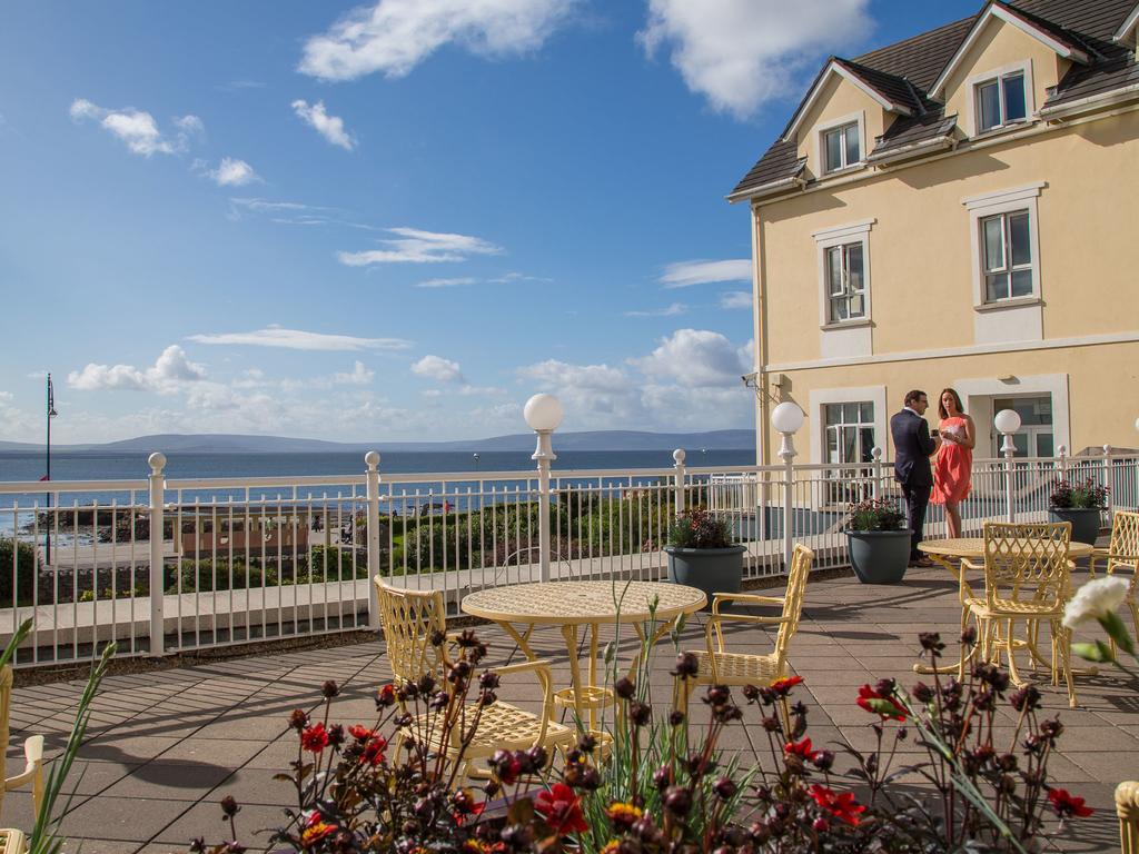 Galway Bay Hotel Conference & Leisure Centre Exterior foto